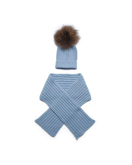 RIBBED KNITTED SCARF WITH A NATURAL FUR HAT POMPON 