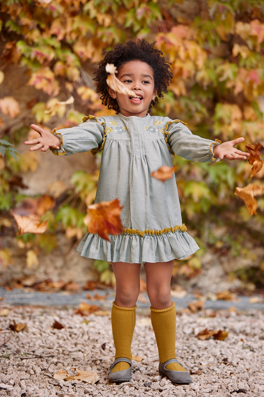 ABITO A QUADRI RICAMATO