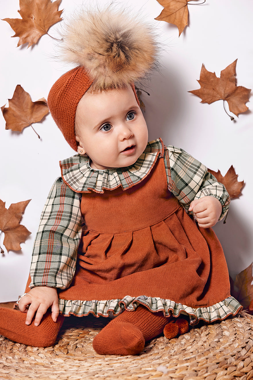 Grembiule in velluto a coste con camicia a quadri