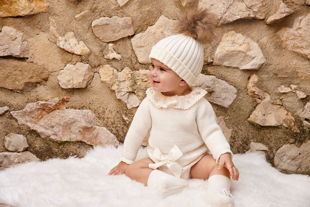 CONJUNTO BRAGA ENCAJE CON BOTAS