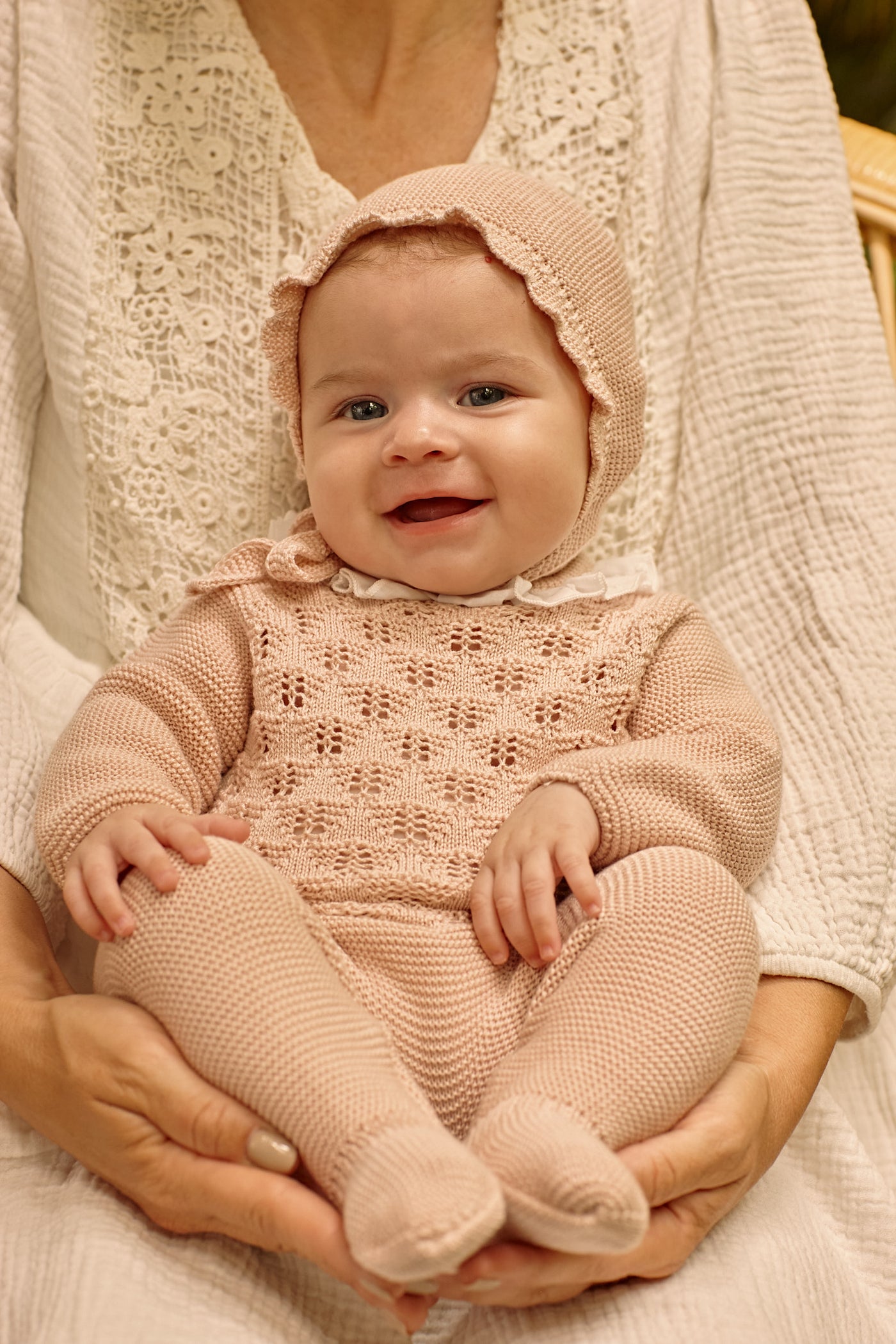 Bebé con conjunto de punto Juliana